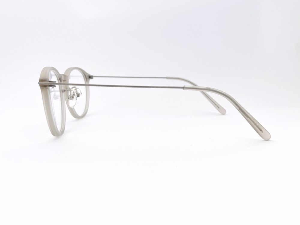 ５サイズから選べる軽量ブルーライトカットめがね