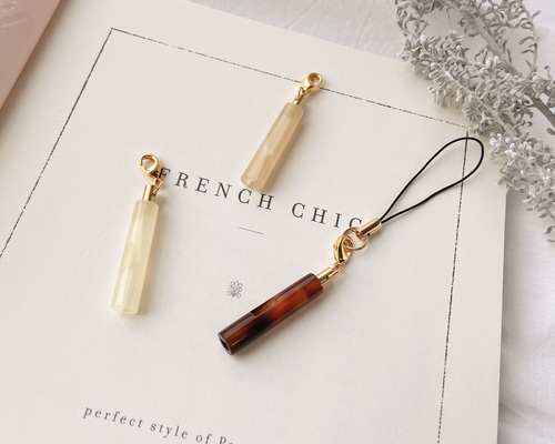 あっとほぉーむカフェ　ゆゆめろ　お守りキーホルダー　ソロチェキ　エイプリルフール ソロチェキ撮ったよ〜♪ #athomecafe #maidcafe #maid #kawaii