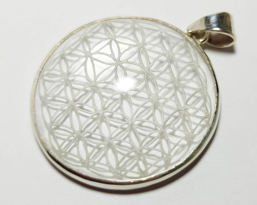 専用ページ ☆ガネーシュヒマール産水晶原石にフラワーオブライフ紋様