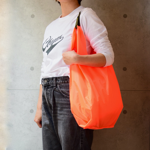 肩掛けにもなる2wayエコバッグ ＜蛍光オレンジ＞ 撥水 軽量 エコ