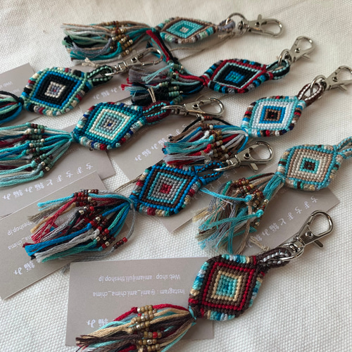 ミサンガ キーホルダー バッグチャーム／ネイティブ エスニック