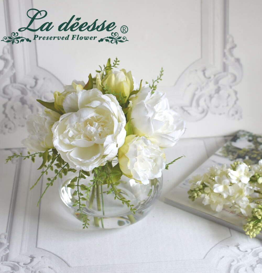 ずっと綺麗に咲いてるコロンと大ぶりホワイトピオニーアレンジ| たくさん再販 |Creema限定