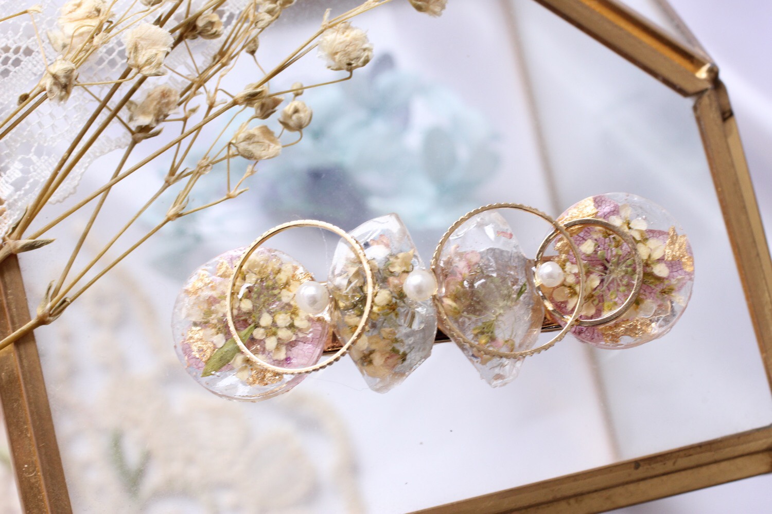 ヘアクリップ レジン 二等辺三角形 ジャックポットと紫陽花 ヘアクリップ レジン 二等辺三角形 ジャックポットと紫陽花