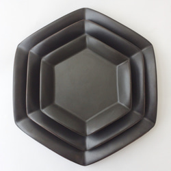 六角花皿(黒）　大中小3枚セット 1枚目の画像