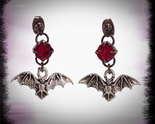MAGICAL DESIGN シルバーピアス　コウモリ　BAT EARRING 大注目】 BAT EARRINGS | クレイジーピッグ公式オンラインストア