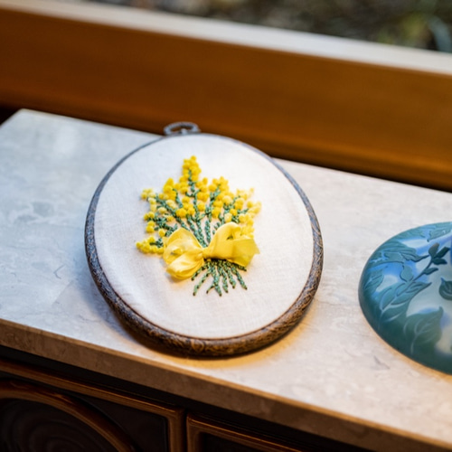 3月8日はミモザの日】ミモザの花刺繍制作キット【大枠】_A.F.E 3月8日はミモザの日】ミモザの花刺繍制作キット【大枠】_A.F.E