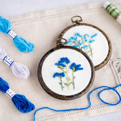 スターチスの花刺繍の制作キット【Art Fiber Endoのモール刺繍糸 スターチスの花刺繍の制作キット【Art Fiber Endoのモール刺繍糸