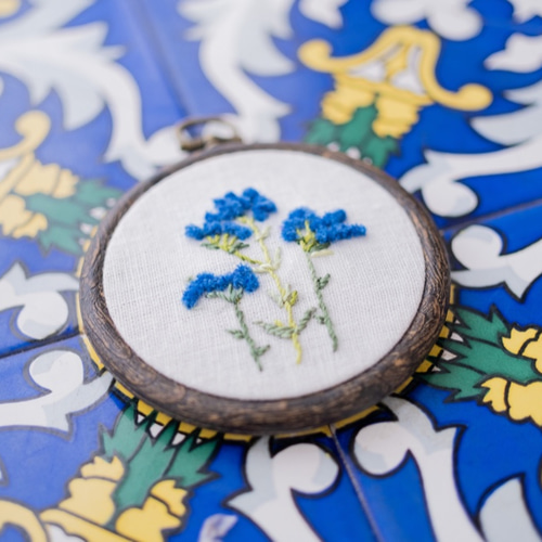 スターチスの花刺繍の制作キット【Art Fiber Endoのモール刺繍糸 スターチスの花刺繍の制作キット【Art Fiber Endoのモール刺繍糸