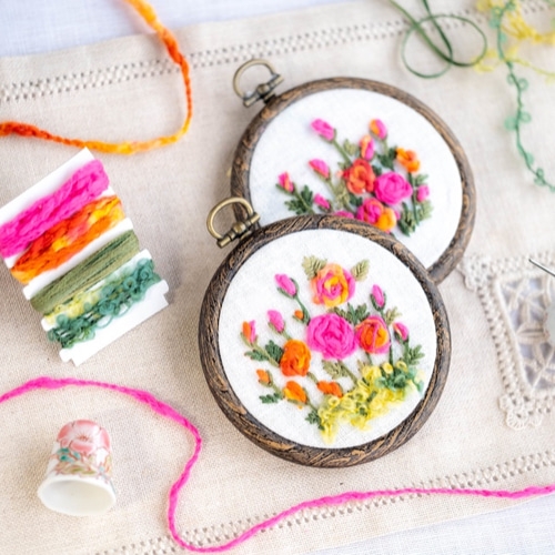 バラの花刺繍の制作キット【コーチングとフライ・ストレートステッチ