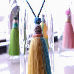 九谷焼タッセル-メルヘンシリーズ+房糸3色グラデーション　〜伝統工芸品で作るあなただけのタッセル〜　バッグチャームとして 3枚目の画像
