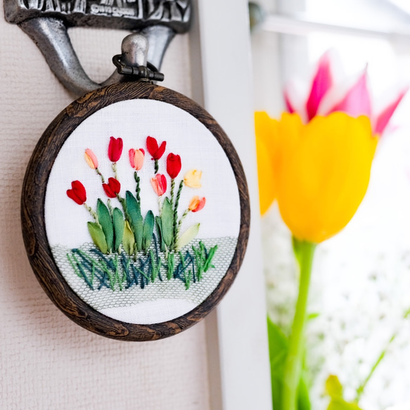 ❤️チューリップの花の刺繍製作キット_A.F.E 04  〜シルクリボンで簡単に刺繍できる花刺繍シリーズ〜 10枚目の画像