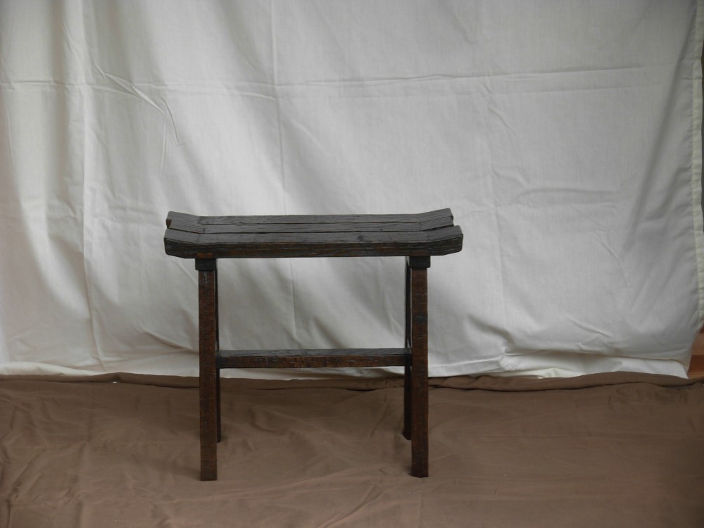 土間の似合う栗のスツール