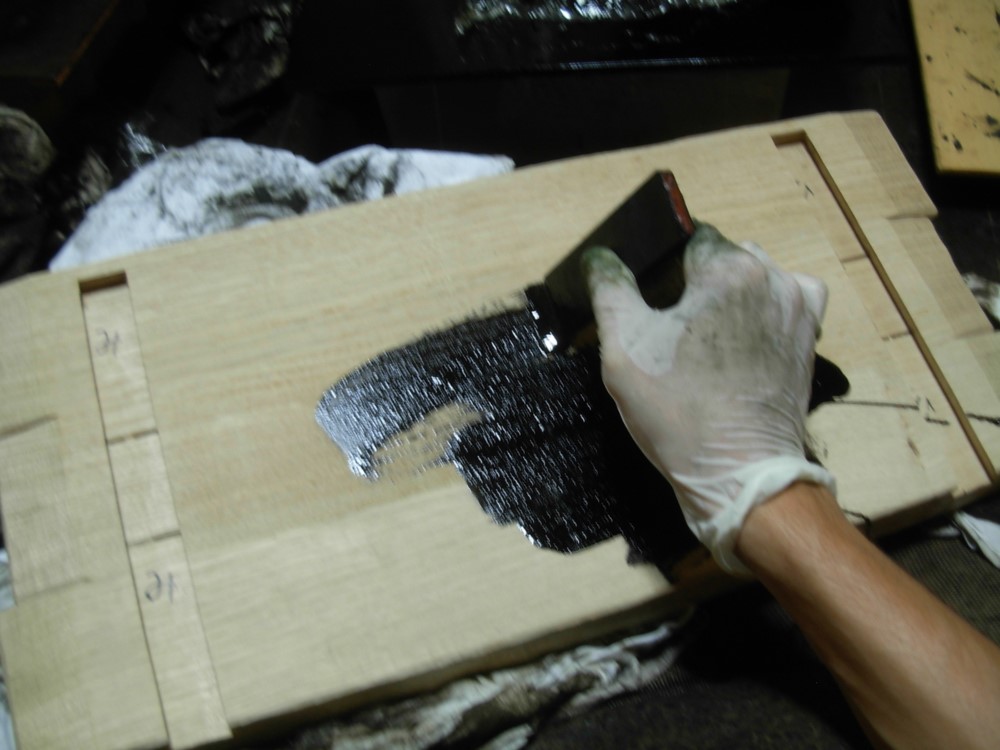 土間の似合う栗のスツール