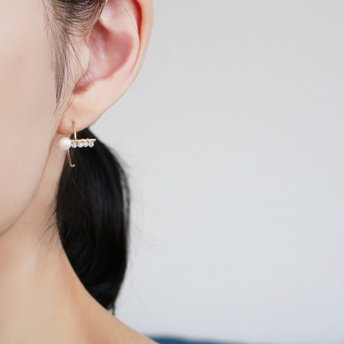 14kgf 淡水パールとホワイトトパーズのT字フックピアス ピアス（フック  