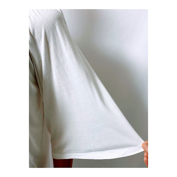 Flowernagirl: Airy Simple U 領 T 卹束腰外衣: White White 第4張的照片