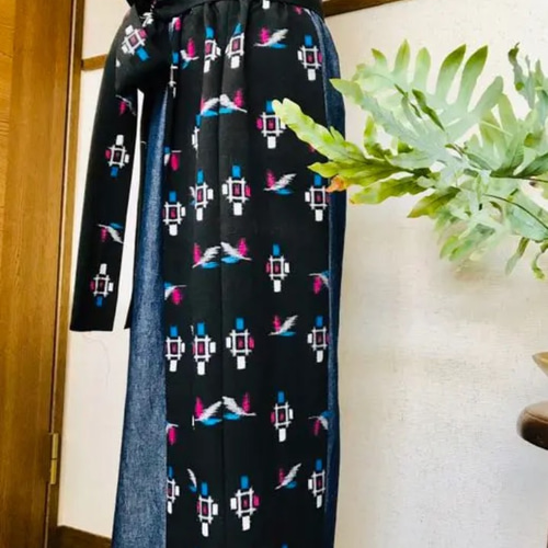 ウール着物リメイク 個性溢れる 着物スカート○黒・デニムコラボ