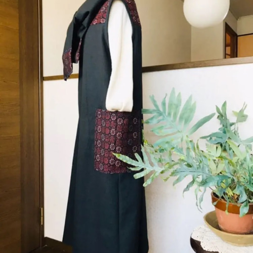 ウール着物リメイク・ほっそりスタイル ワンピース 紺色・赤色系