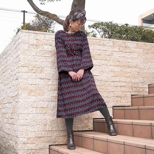 お値下げ＊レトロ柄＊ハイウエストデザイン＊フレア袖ワンピース