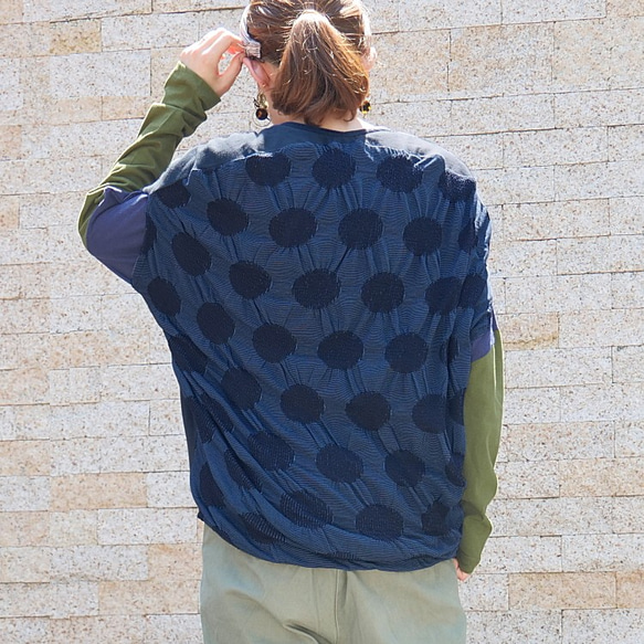 お値下げ＊重ね着コーデにも◎Vネックコクーン＊シャーリング風ドット  