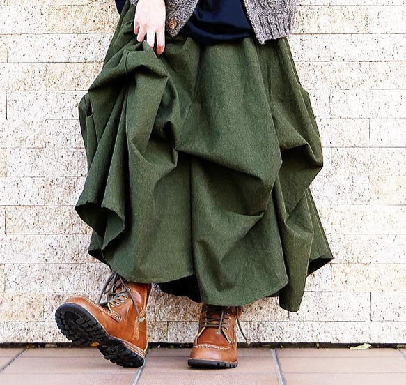 已售出 1,500 多件 *再次上架 x 6 次 [自由排列裙子] 一舉一動都展現美麗的輪廓 *圓形裙子 *綠色 第1張的照片