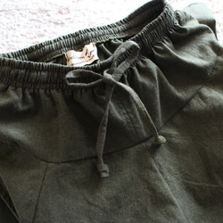 已售出 1,500 多件 *再次上架 x 6 次 [自由排列裙子] 一舉一動都展現美麗的輪廓 *圓形裙子 *綠色 第17張的照片