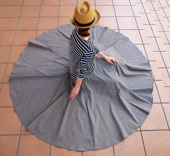 銷量超過1500件！ 【自由調節半身裙】經典百搭的原創單品 * 一件讓你愛不釋手多年的單品 * 每一個動作都展現優美身形 * 灰 第12張的照片