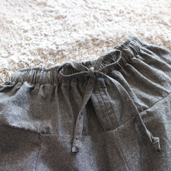 銷量超過1500件！ 【自由調節半身裙】經典百搭的原創單品 * 一件讓你愛不釋手多年的單品 * 每一個動作都展現優美身形 * 灰 第17張的照片