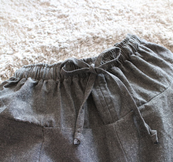 銷量超過1500件！ 【自由調節半身裙】經典百搭的原創單品 * 一件讓你愛不釋手多年的單品 * 每一個動作都展現優美身形 * 灰 第17張的照片