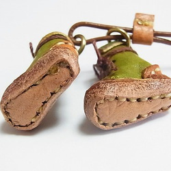 孩子的系帶靴子項鍊卡其[由香守屋]牛皮鑰匙扣皮鞋森林可愛的真實 第3張的照片