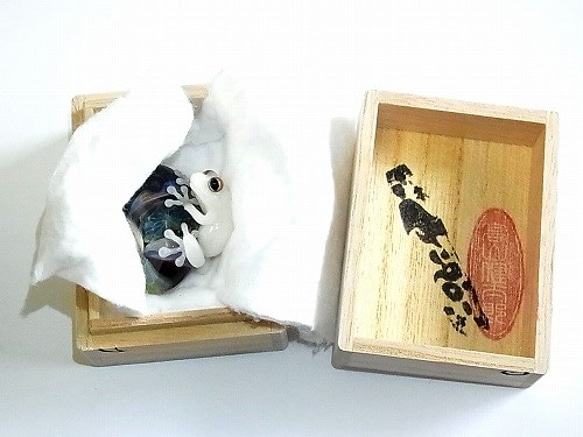 勾玉（マガタマ）【kengtaro/ケンタロー】勾玉とカエル ボロシリケイトガラス 5枚目の画像