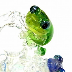 楽し 【 kengtaro / ケンタロー 】 楽しそうに集まる三匹の蛙 ボロシリケイトガラス 2枚目の画像