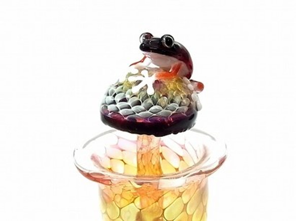 アロマポット Frog on a Mshuroom (台付き) 【 kengtaro / ケンタロー 】 カエル ガラス 2枚目の画像