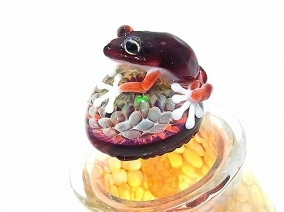 アロマポット Frog on a Mshuroom (台付き) 【 kengtaro / ケンタロー 】 カエル ガラス 3枚目の画像