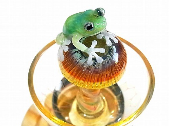 アロマポット Frog on a Mshuroom 参 (台付き)【 kengtaro / ケンタロー 】カエル　キノコ 4枚目の画像