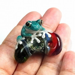 勾玉（マガタマ） 伍【kengtaro/ケンタロー】勾玉とカエル ボロシリケイトガラス 職人 作家 蛙 かえる フロッグ 9枚目の画像
