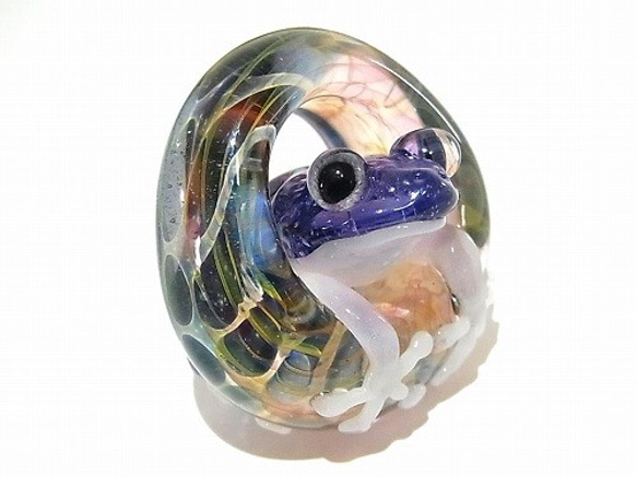 青蛙的腳步在一個水坑七條kengtaro健太郎]小漣漪硼矽玻璃工匠作家青蛙蔓延 第2張的照片