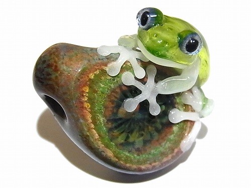 kengtaro カエル ガラス ペンダントトップ 壺 イエロー系 一点物 kengtaro カエル ガラス ペンダントトップ 壺 一点物