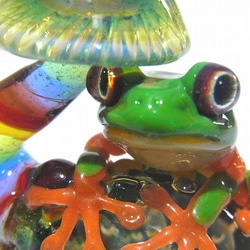 あまやどり 五 【 kengtaro ケンタロー 】 キノコにつかまるカエル ボロシリケイトガラス 職人 作家 蛙 6枚目の画像