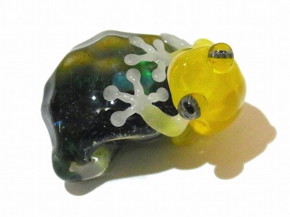水 (四)【 kengtaro / ケンタロー 】 カエル ボロシリケイトガラス 職人 作家 蛙 黄色　イエロー　軟体 8枚目の画像