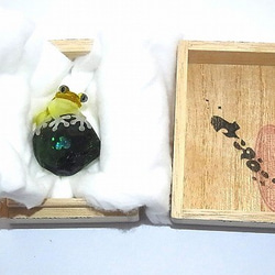 水 (四)【 kengtaro / ケンタロー 】 カエル ボロシリケイトガラス 職人 作家 蛙 黄色　イエロー　軟体 10枚目の画像