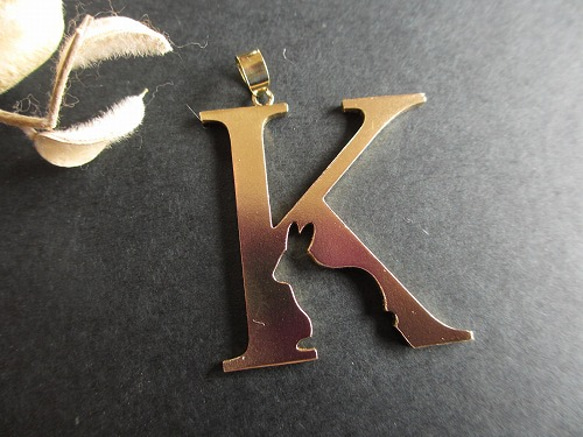 kakurenbo K×ウサギ ネックレス【Tiny tail】イニシャル　アルファベット　かくれんぼ　真鍮　ゴールド 5枚目の画像