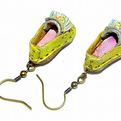 莫卡辛耳環（顏色：黃色×淺藍色）[由香守谷]手工手工可愛鞋童鞋 第3張的照片