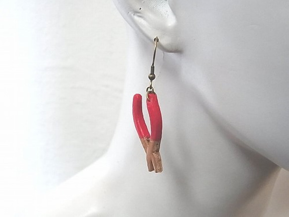 皮革線鋸和鉗子耳環（顏色：紅色）[Moriya Yuka]手工製作手工皮革微型木工 第8張的照片