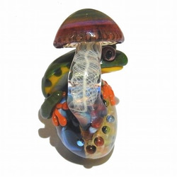 あまやどり 六 【 kengtaro ケンタロー 】 キノコにつかまるカエル ボロシリケイトガラス 職人 作家 蛙 置物 8枚目の画像