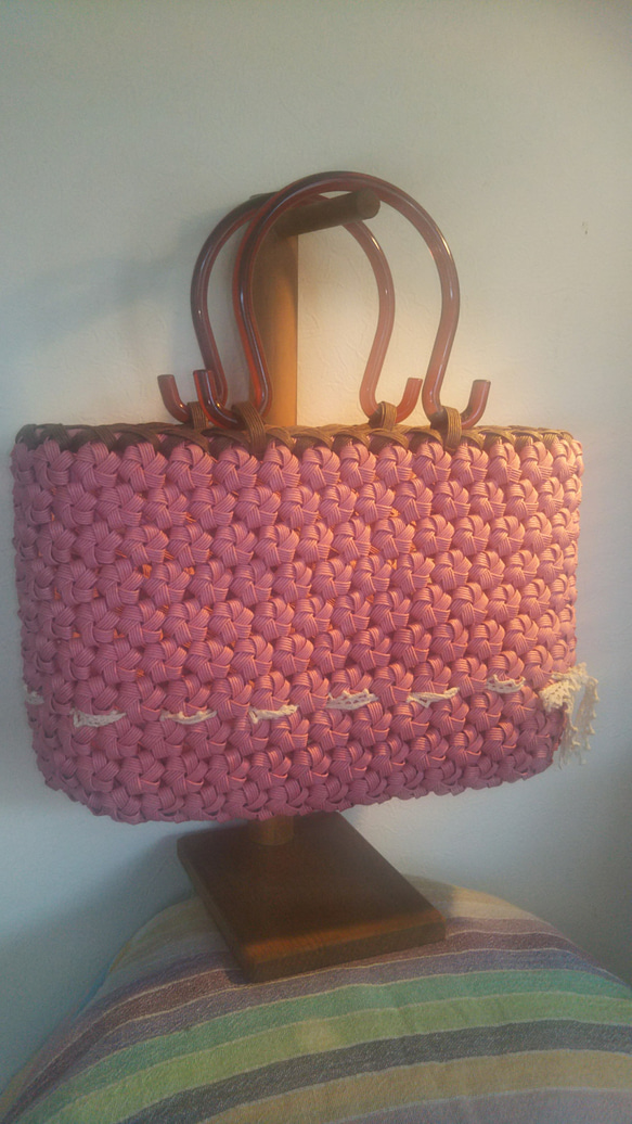 ≪値引き≫☆送料無料☆花結び編みバッグ(持ち手プラスチック) かご  