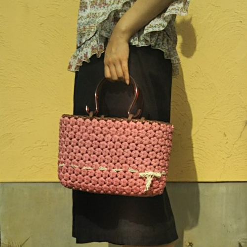 ≪値引き≫☆送料無料☆花結び編みバッグ(持ち手プラスチック) かご  