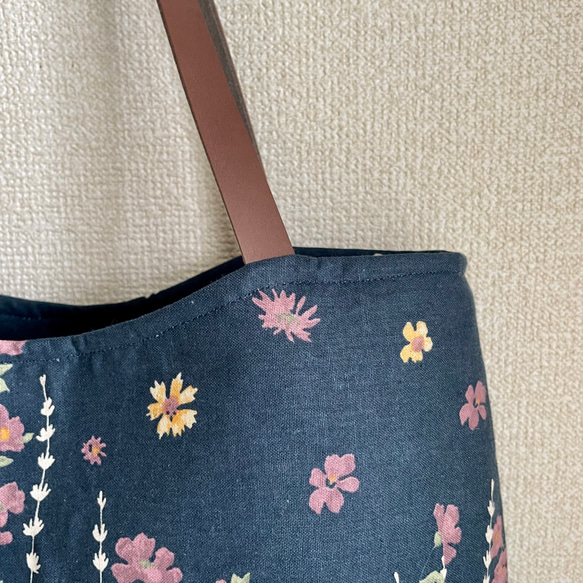 《受注製作》natural flower  紺の丸いラインのトートバッグ 4枚目の画像