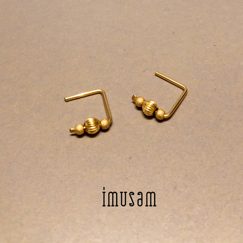 14kgf 3連ピアス(キャッチレス)k14gf ピアス（スタッド・一粒