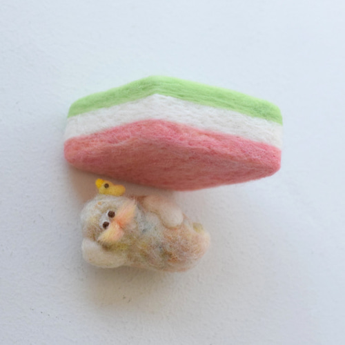 受注制作＊ ひな祭り 菱餅にごろごろ仙人 羊毛フェルト たゆWOOL 通販