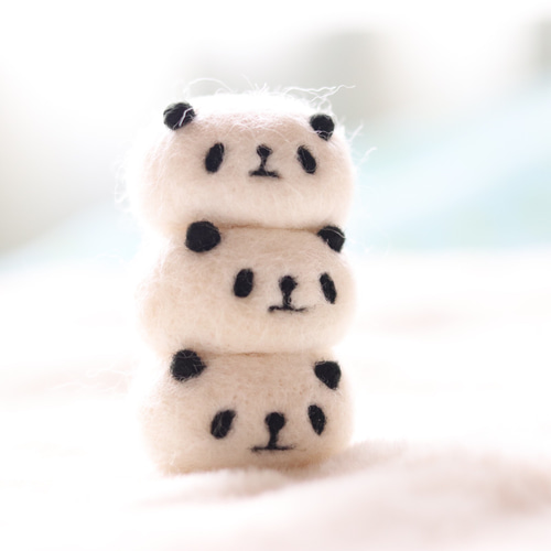 羊毛フェルト　受注製作 受注製作 ムニムニしてそうな3段チビパンダ 羊毛フェルト 羊毛フェルト